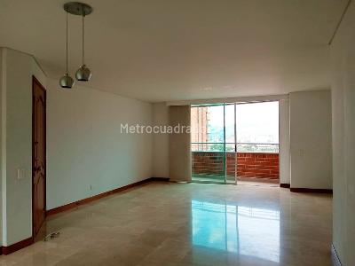 Apartamento en venta en Laureles, Medellín · foto 4 de 19