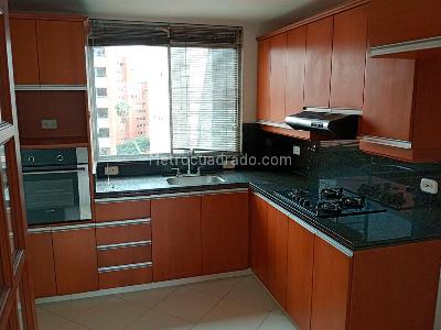 Apartamento en venta en Laureles, Medellín · foto 5 de 19