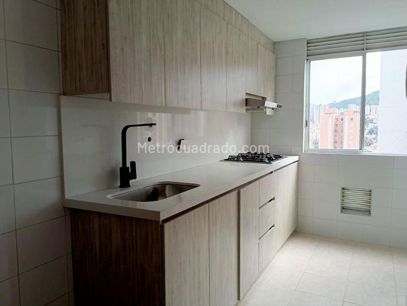 Apartamento de 3 Alcobas en Belén con Balcón y Parqueadero - 5
