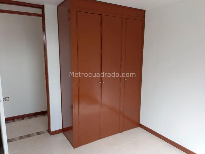 Apartamento de 3 Alcobas en Belén con Balcón y Parqueadero - 8