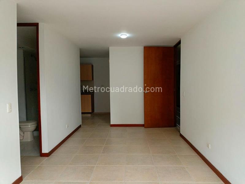 Modern 3BR Apartment with Pool in Belen - 3