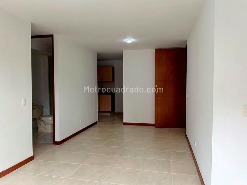 Modern 3BR Apartment with Pool in Belen - 4