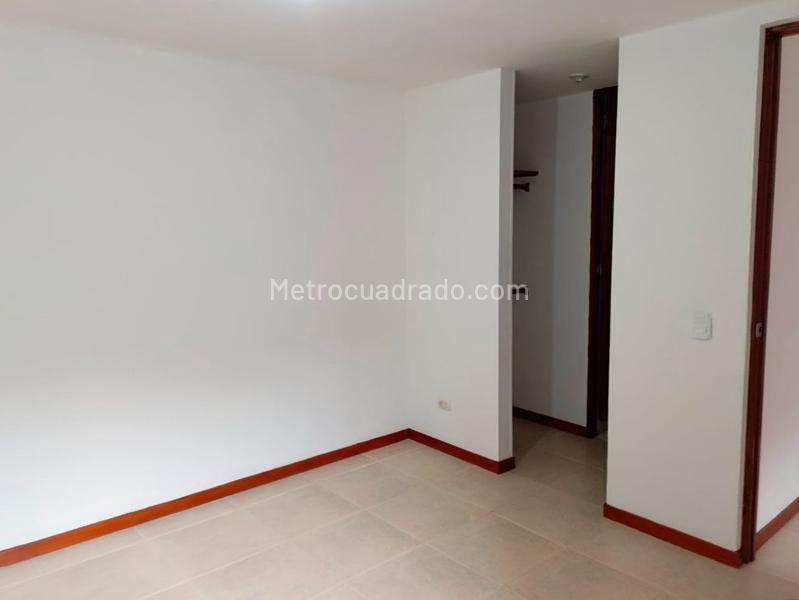 Modern 3BR Apartment with Pool in Belen - 8
