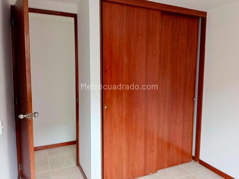 Modern 3BR Apartment with Pool in Belen - 9