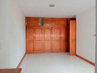 Apartamento de 3 alcobas en venta en Laureles, Medellín, 106 m² · foto 9 de 19