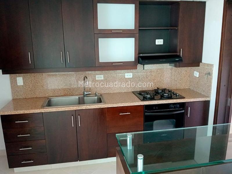 Apartamento Luminoso de 3 Alcobas cerca a Universidades en Laureles - 7