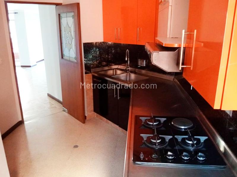 Apartamento Amplio de 3 Alcobas cerca a Restaurantes en Laureles - 6