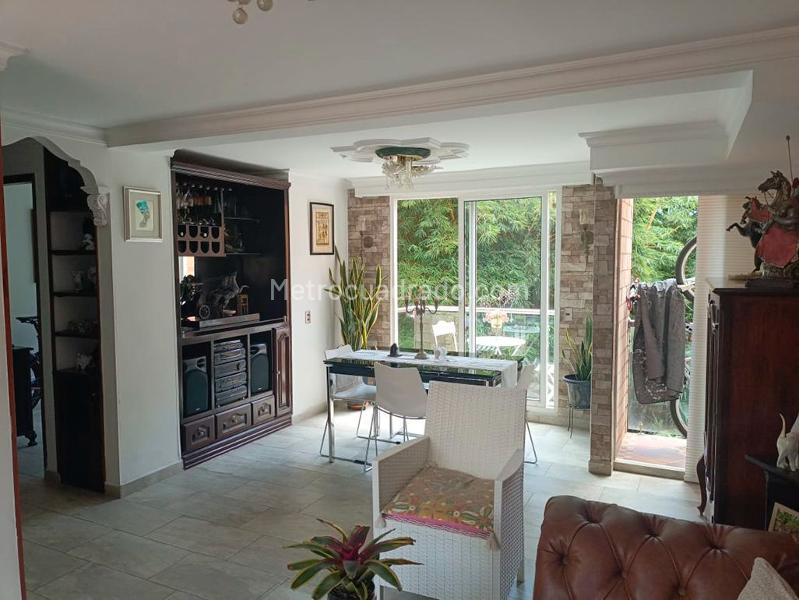 Casa Amplia de 4 Alcobas con Piscina en Belén