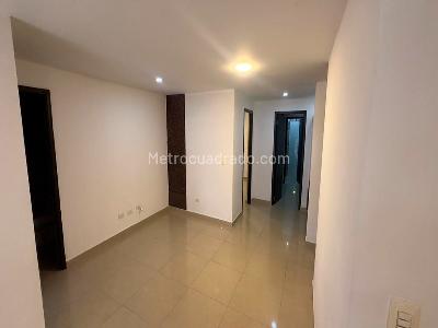 Apartamento de 3 alcobas en arriendo en Laureles, Medellín, 105 m² · foto 2 de 14