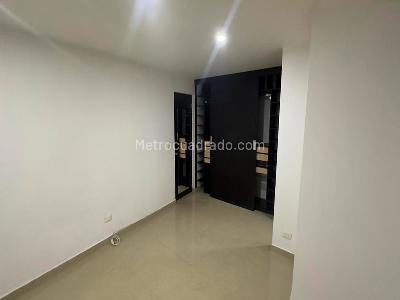 Apartamento de 3 alcobas en arriendo en Laureles, Medellín, 105 m² · foto 6 de 14