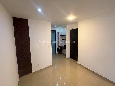 Apartamento de 3 alcobas en arriendo en Laureles, Medellín, 105 m² · foto 9 de 14