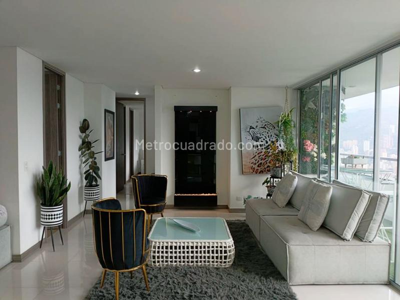 Apartamento Amoblado de 3 Alcobas en Arriendo en Itagüí - 2