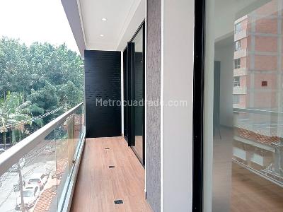 Apartamento de 3 alcobas en venta en Laureles, Medellín, 134 m² · foto 18 de 19