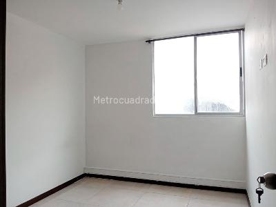 Apartamento en arriendo en Laureles, Medellín · foto 13 de 19