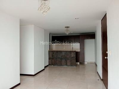Apartamento en arriendo en Laureles, Medellín · foto 2 de 19