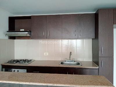 Apartamento en arriendo en Laureles, Medellín · foto 3 de 19