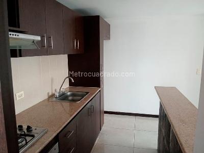 Apartamento en arriendo en Laureles, Medellín · foto 4 de 19