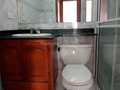 Apartamento de 3 alcobas en venta en Laureles, Medellín, 110 m² · foto 17 de 19