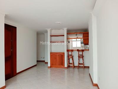 Apartamento de 3 alcobas en venta en Laureles, Medellín, 110 m² · foto 3 de 19