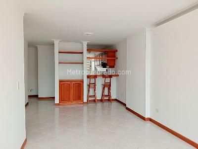 Apartamento de 3 alcobas en venta en Laureles, Medellín, 110 m² · foto 4 de 19