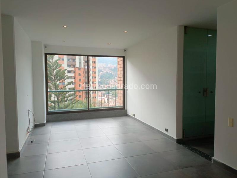 Apartamento Acogedor de 3 Alcobas en Belén, Loma de los Bernal - 2