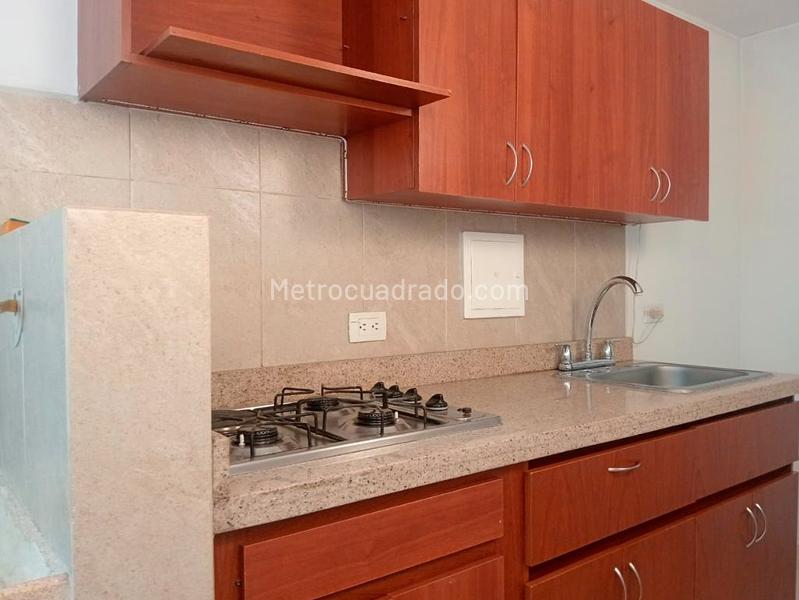 Apartamento Exterior de 3 Alcobas en Laureles con Parqueadero Cubierto - 3