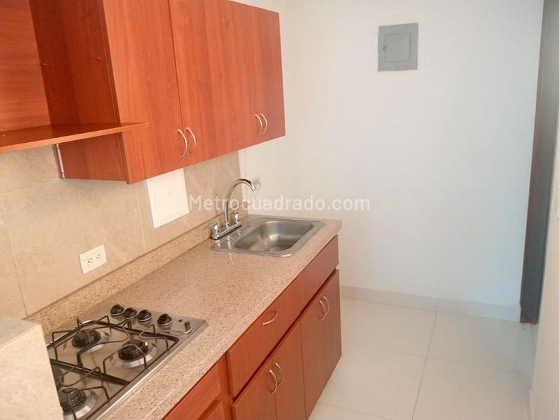 Apartamento Exterior de 3 Alcobas en Laureles con Parqueadero Cubierto - 4