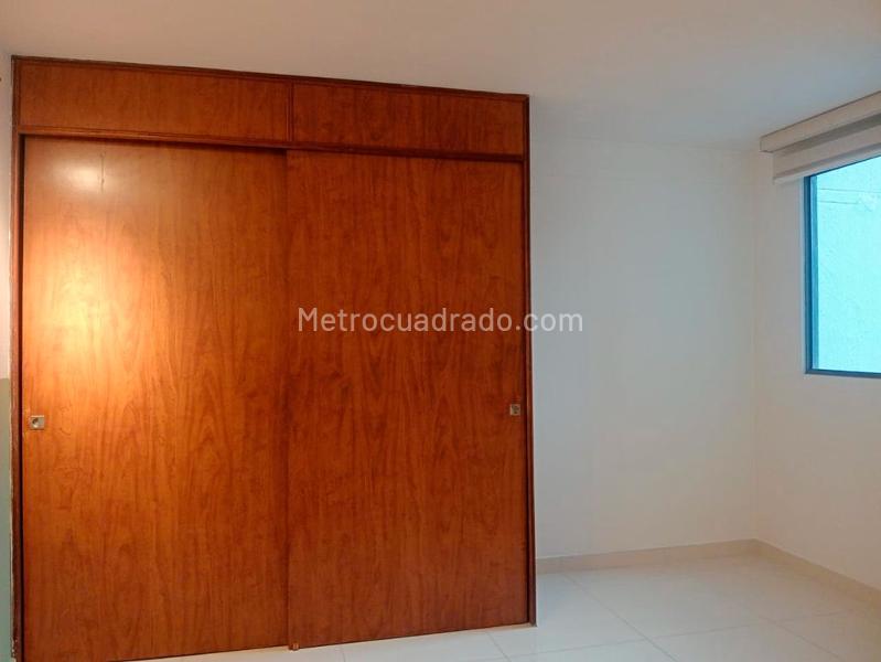 Apartamento Exterior de 3 Alcobas en Laureles con Parqueadero Cubierto - 7