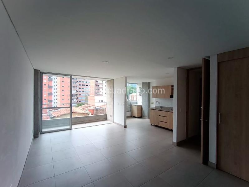 Apartamento de 1 Alcoba cerca a Transporte en La América