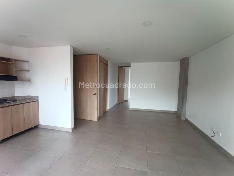 1BR Apartment Near Transport in La America - 2