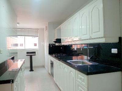 Apartamento en venta en Laureles, Medellín · foto 6 de 19