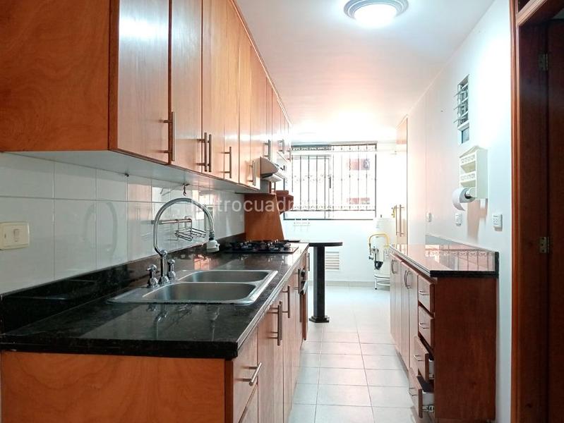 Apartamento Exterior de 4 Alcobas en Laureles, Medellín - 5