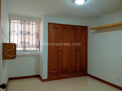 Apartamento de 4 alcobas en venta en Laureles, Medellín, 140 m² · foto 10 de 19