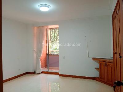 Apartamento de 4 alcobas en venta en Laureles, Medellín, 140 m² · foto 13 de 19