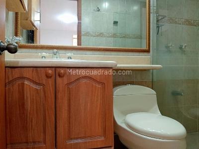 Apartamento de 4 alcobas en venta en Laureles, Medellín, 140 m² · foto 16 de 19