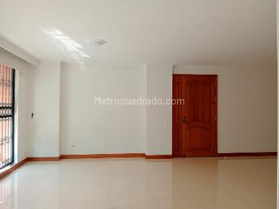 Apartamento de 4 alcobas en venta en Laureles, Medellín, 140 m² · foto 4 de 19