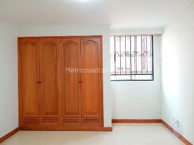 Apartamento de 4 alcobas en venta en Laureles, Medellín, 140 m² · foto 8 de 19