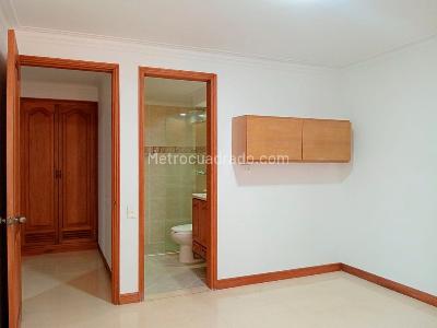 Apartamento de 4 alcobas en venta en Laureles, Medellín, 140 m² · foto 9 de 19