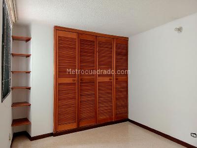 Apartamento de 3 alcobas en venta en Laureles, Medellín, 100 m² · foto 13 de 20