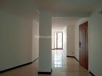 Apartamento de 3 alcobas en venta en Laureles, Medellín, 100 m² · foto 2 de 20