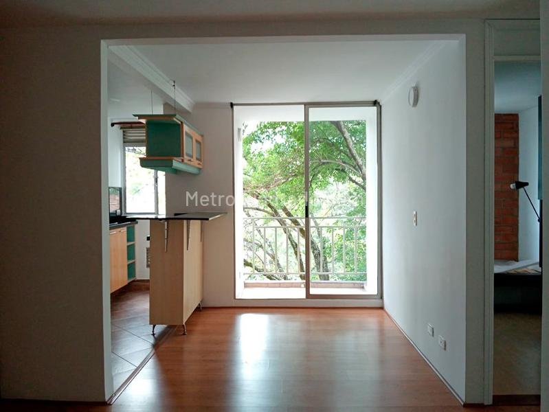 Apartamento Amplio de 3 Alcobas en Laureles