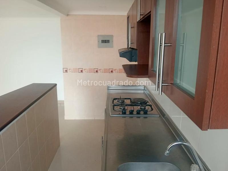 Apartamento de 3 Alcobas en Laureles (75 m²) con Balcones - 6