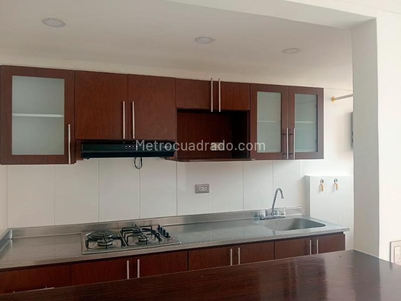 Apartamento de 3 Alcobas en Laureles (75 m²) con Balcones - 7