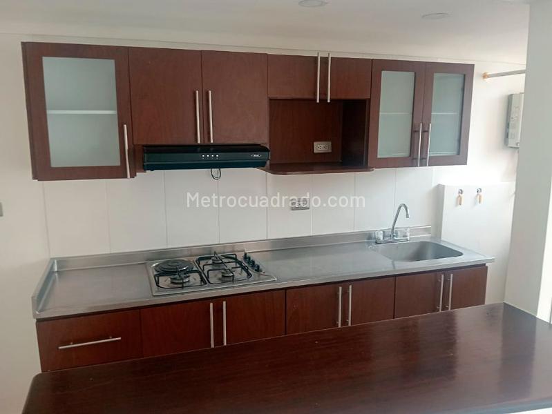Apartamento de 3 Alcobas en Laureles (75 m²) con Balcones - 8