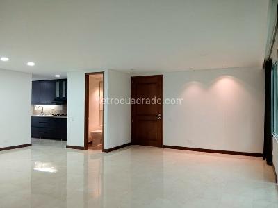 Apartamento de 3 alcobas en arriendo en Laureles, Medellín, 140 m² · foto 3 de 18