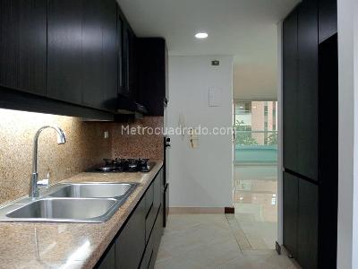 Apartamento de 3 alcobas en arriendo en Laureles, Medellín, 140 m² · foto 5 de 18