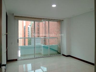 Apartamento de 3 alcobas en arriendo en Laureles, Medellín, 140 m² · foto 7 de 18