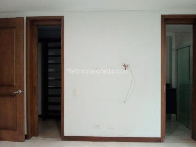 Apartamento de 3 alcobas en arriendo en Laureles, Medellín, 140 m² · foto 8 de 18