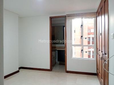 Apartamento de 3 alcobas en arriendo en Laureles, Medellín, 140 m² · foto 9 de 18