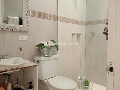 Casa de 2 alcobas en venta en Laureles, Medellín, 124 m² · foto 15 de 16